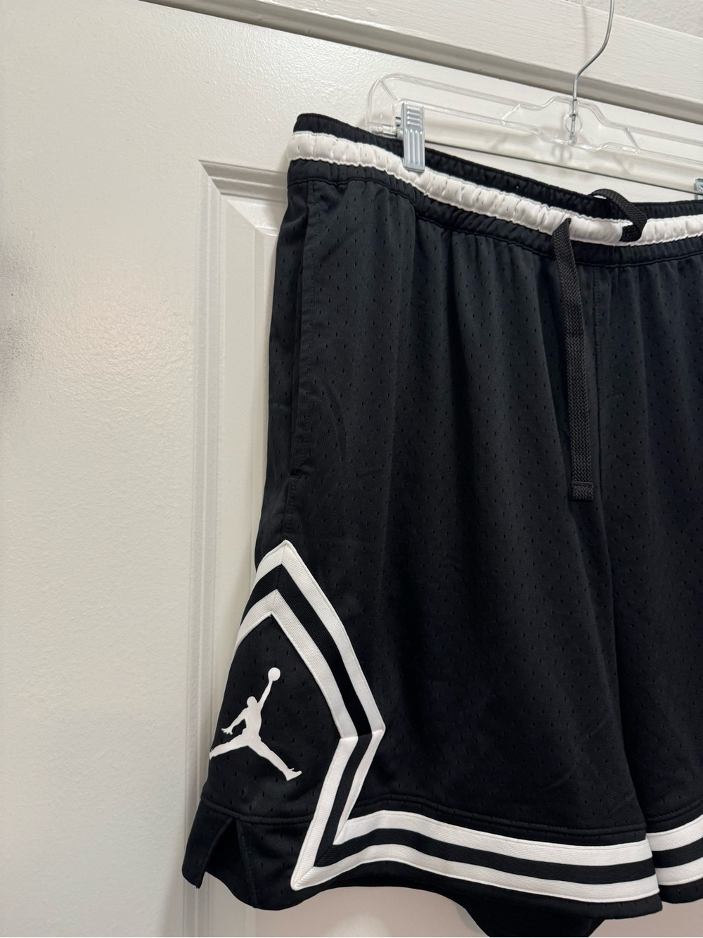 Jordan Dri-FIT Sport Mesh Diamond Shorts - Picture 2 of 10
